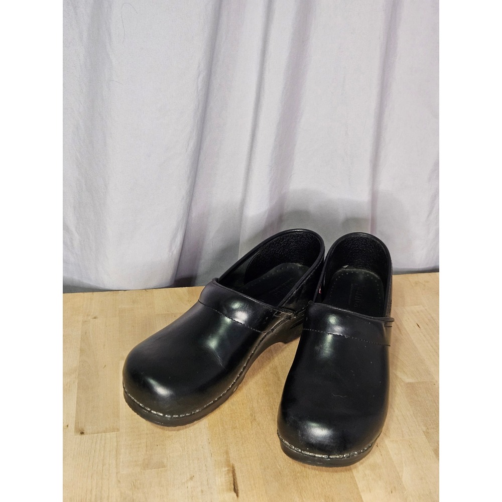 Sanita Women's Black Leather Clogs Slip On Closed Toe Comfort Shoes Size 40/9.5